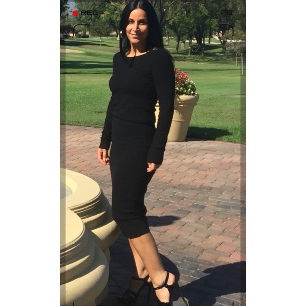 Black ribbed pencil skirt
